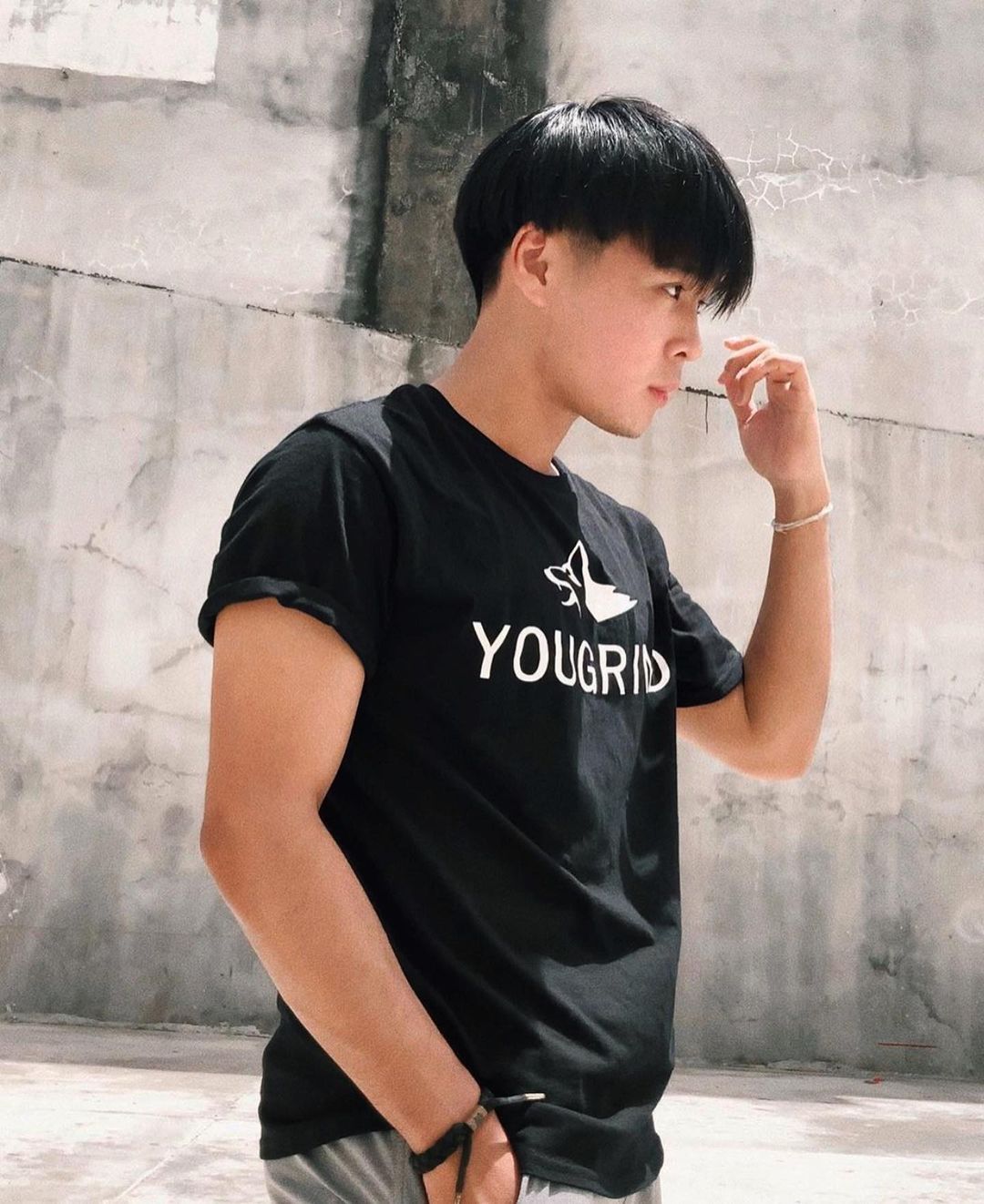 PREMIUM PERFORMANCE T-SHIRT