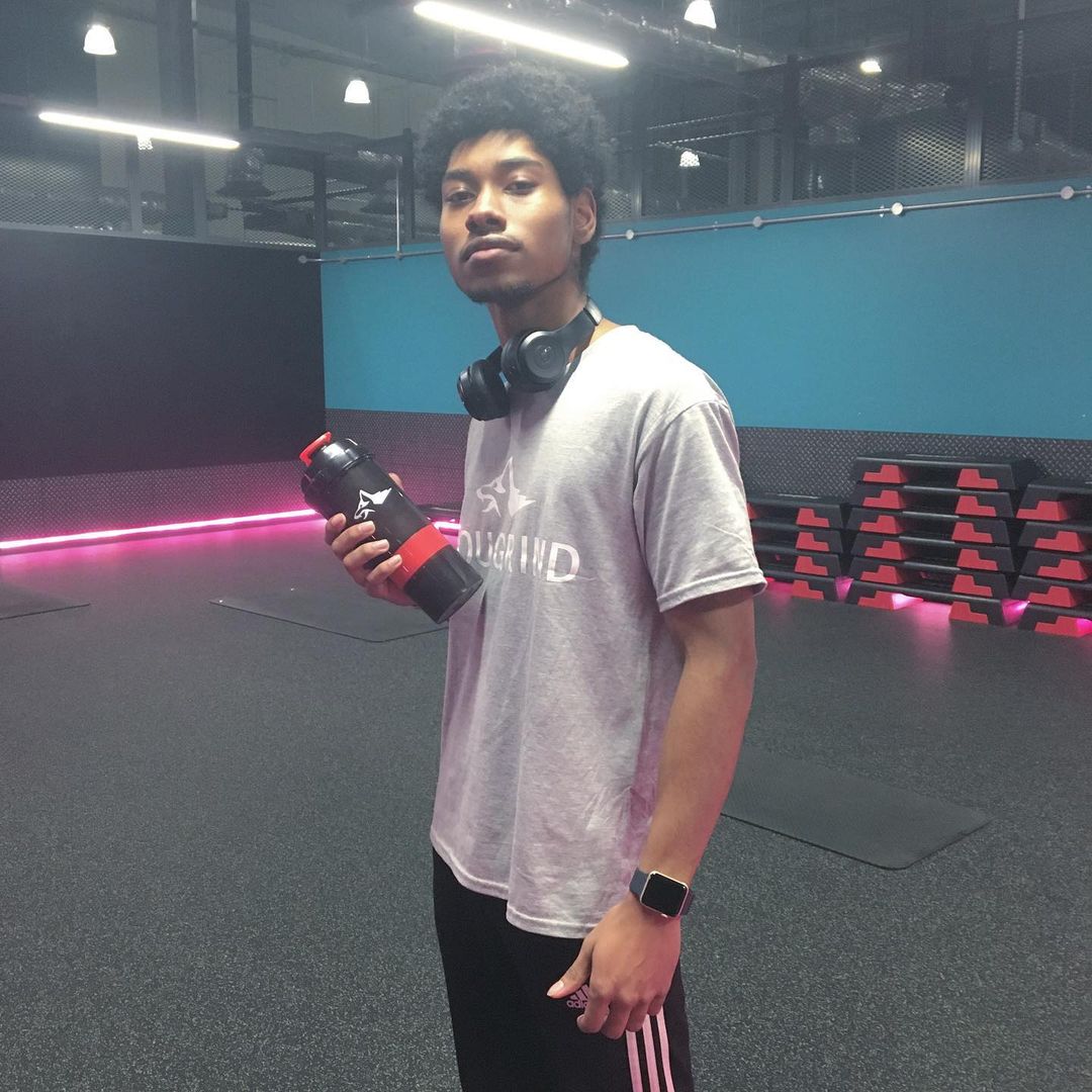 PREMIUM PERFORMANCE T-SHIRT